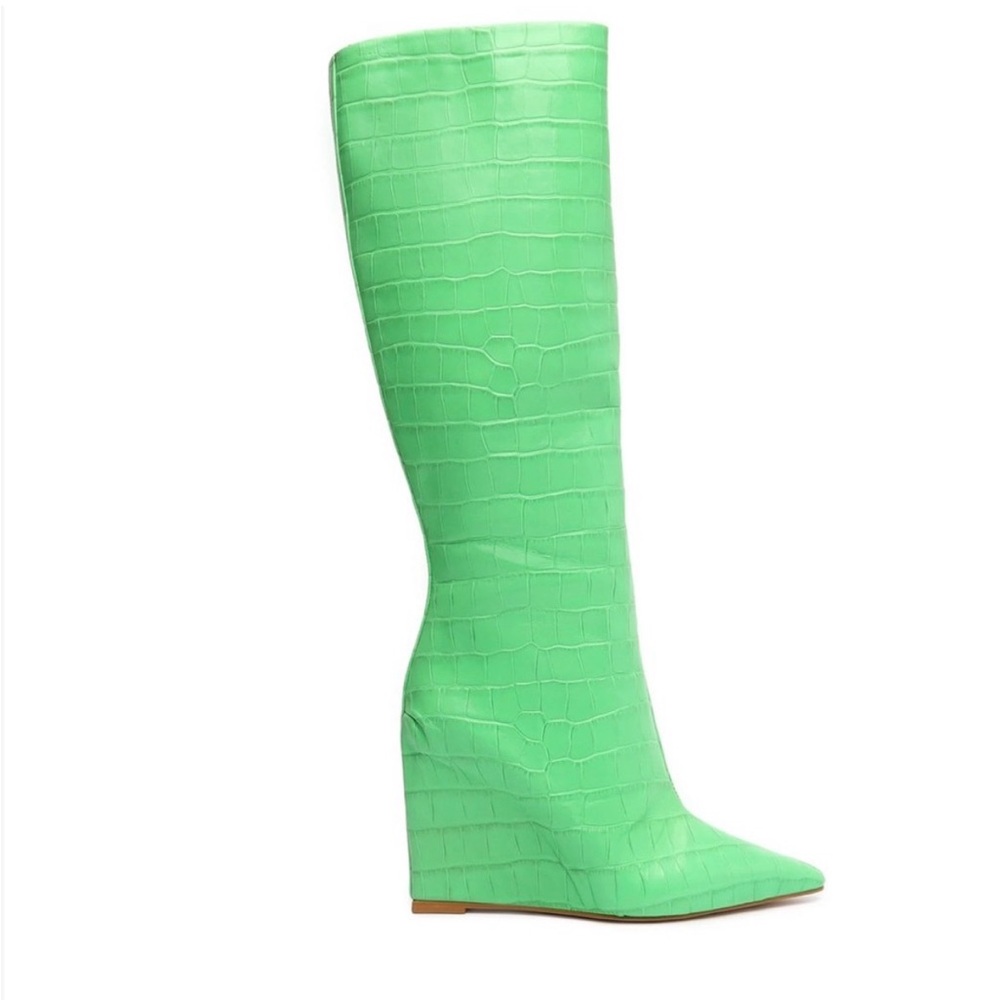 Schutz Knee high boot! Brand new size 8.5 fits a 8